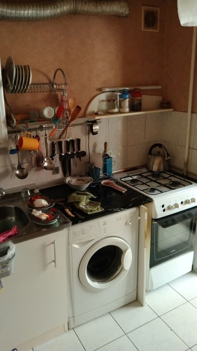Продаётся срочно 4х комнатная квартира.