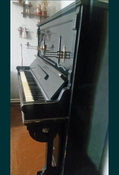 Пианино антикварная 1850 года выпуска