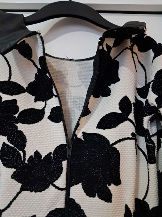 Дамска рокля с щампа на цветя