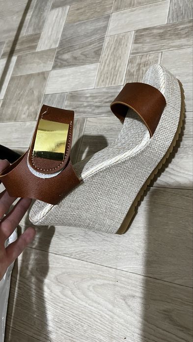 Продам новые летние босоножки