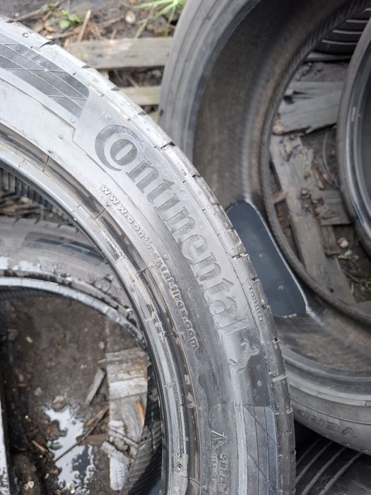 Vand 2 anvelope 255 45 20 continental de vara bune