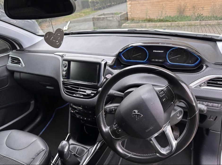 Navigatie display Peugeot 208 2008