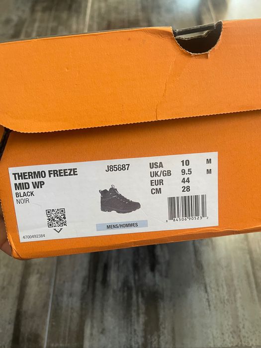 Продавам обувки Merrell