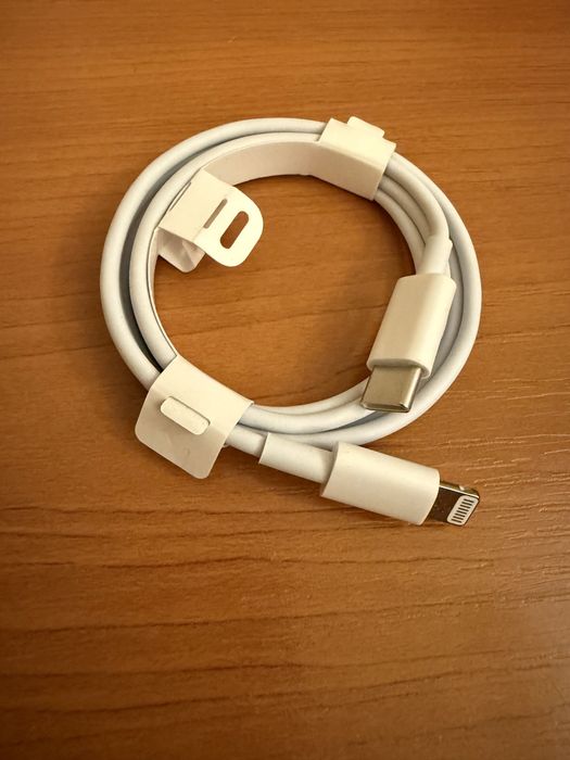 Cablu de incarcare/date original Apple usb c- lightning