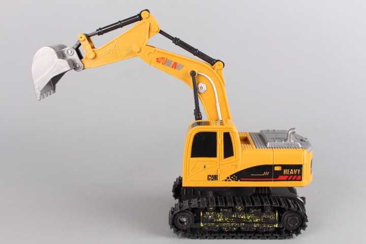 Верижен баер с радио контрол