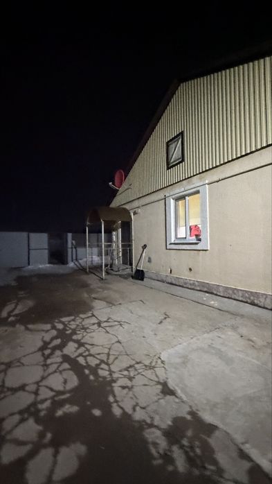 Продается дом с баней , гаражом