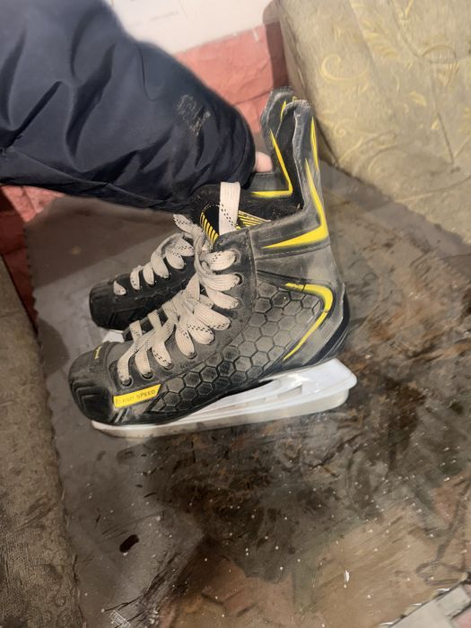 Хоккейные коньки bauer