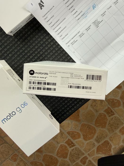 Продавам телофн motorola moto g 06