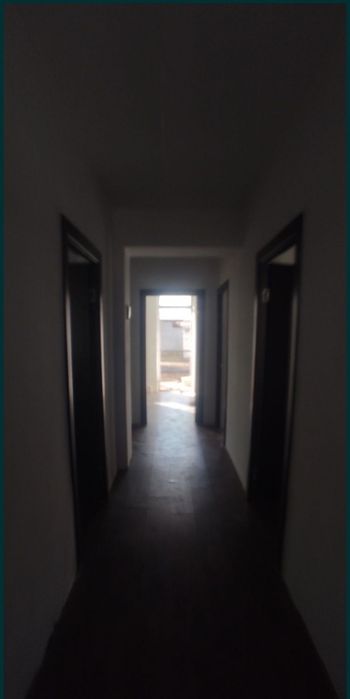 FOOD CITY atrofida 2 sotixli, 3 xonali namunali uy hovli sotiladi.