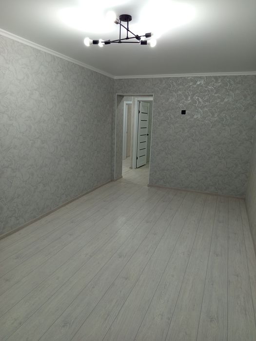 Поклейка обоев быстро качественно недорого