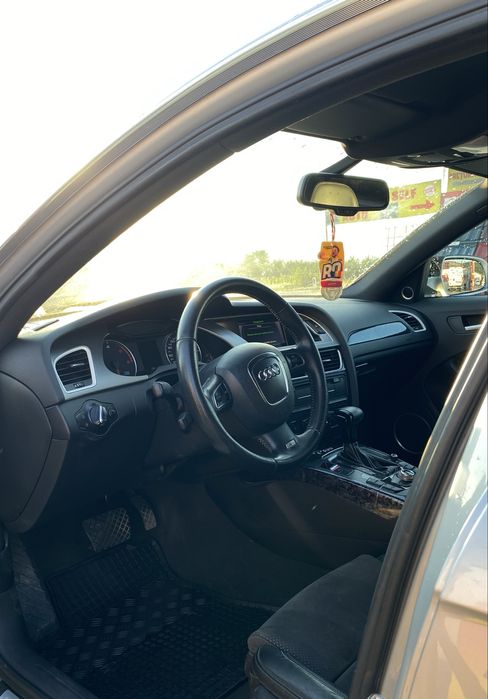 Vând Audi A4 B8 S line