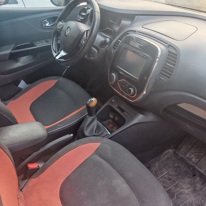 Продавам Рено Каптюр 1.5 dci