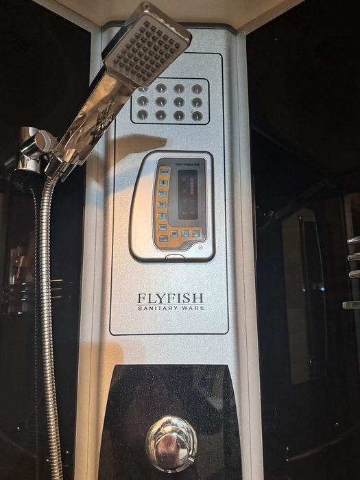 Cabina dus cu hidromasaj si cadita