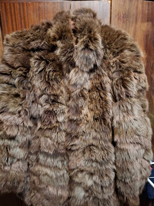 Дамско палто от сребърна лисица .