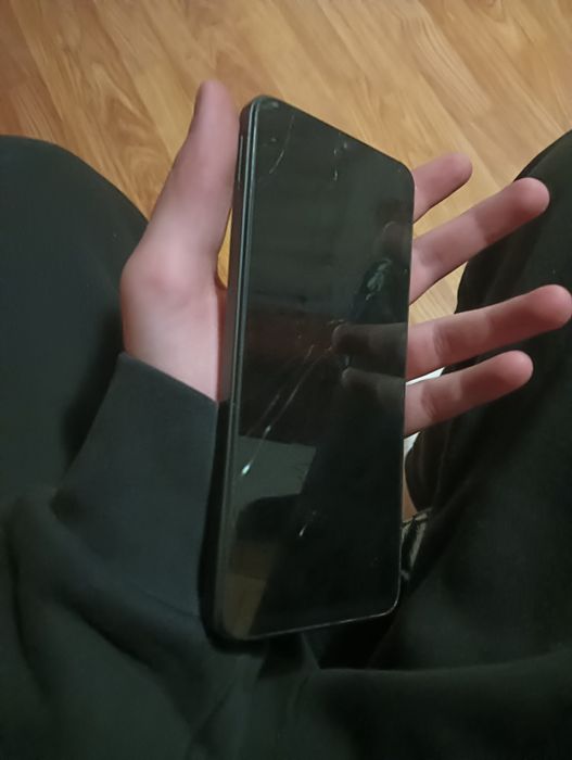 Vând redmi 13c display defect