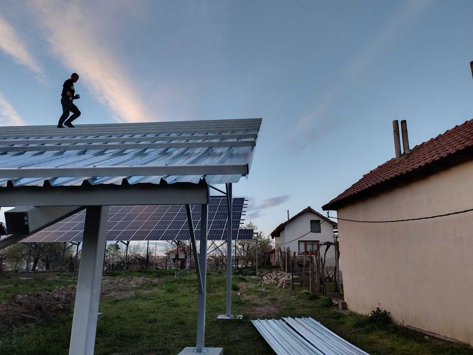 ФтЕЦ -Фотоволтаична централа 60кв и къща с двор.