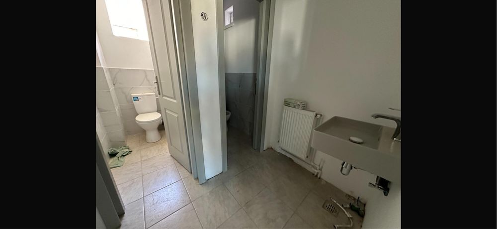 Inchiriez birou ultracentral,cu locuri de parcare.