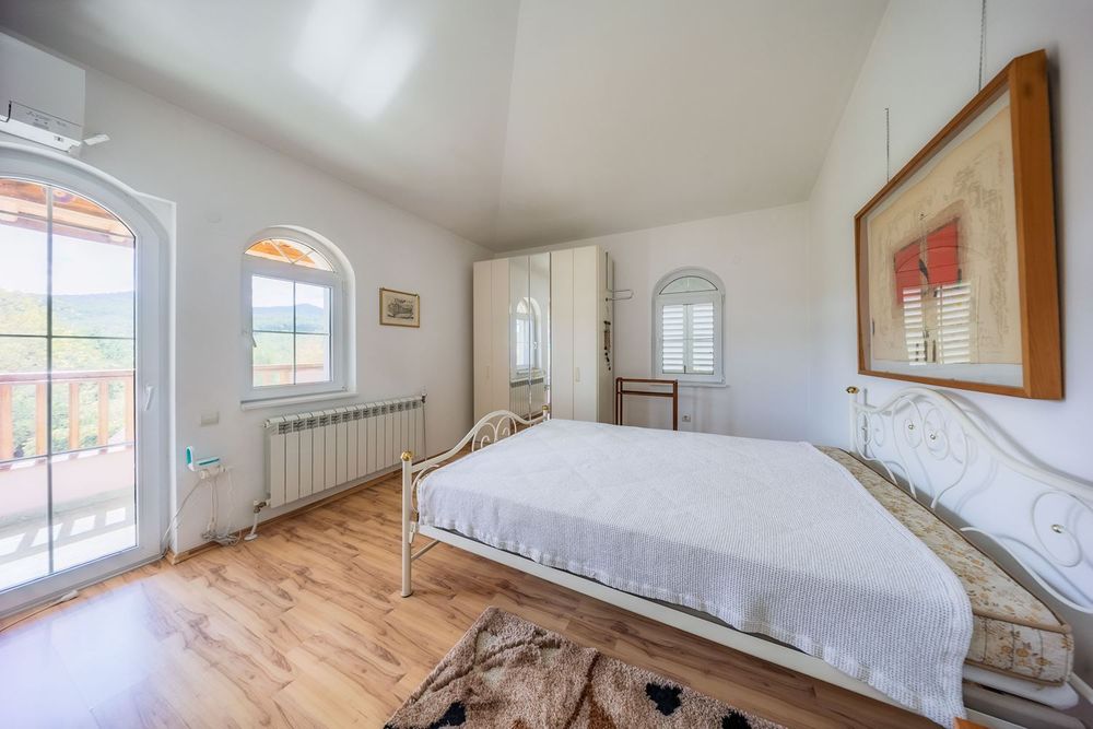 Продава се Къща в с. Старо село, Област Ловеч - 198 кв.м за 1339 €/кв.м - Снимка #7