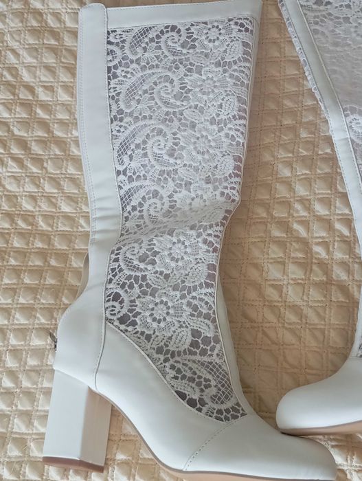 Ажурные сапожки.