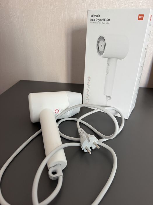 Продам компактный фен xiaomi