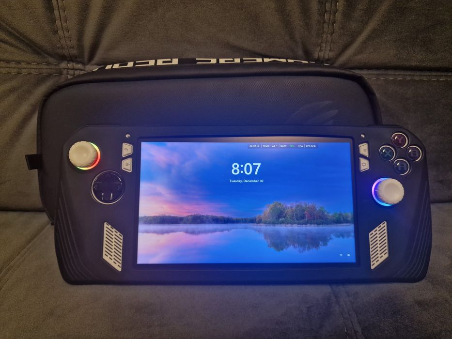 Asus ROG Ally Z1 Extreme 1TB+3 кейса, протектор и докинг стация