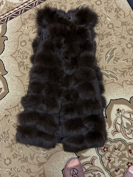 Продается жилетка из натурального песца