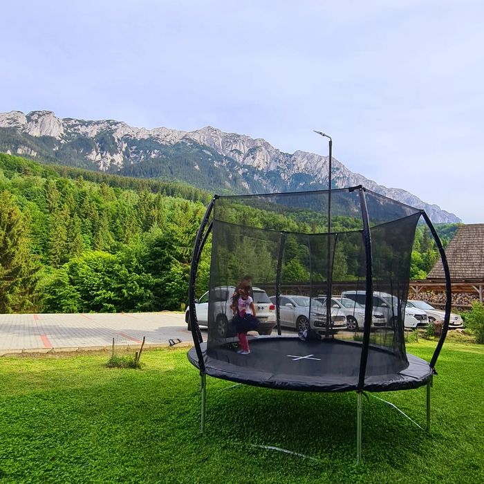 Cazare pensiune la munte. Pensiunea Subcrai