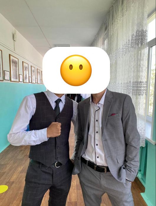 Костюм тройка серого цвета