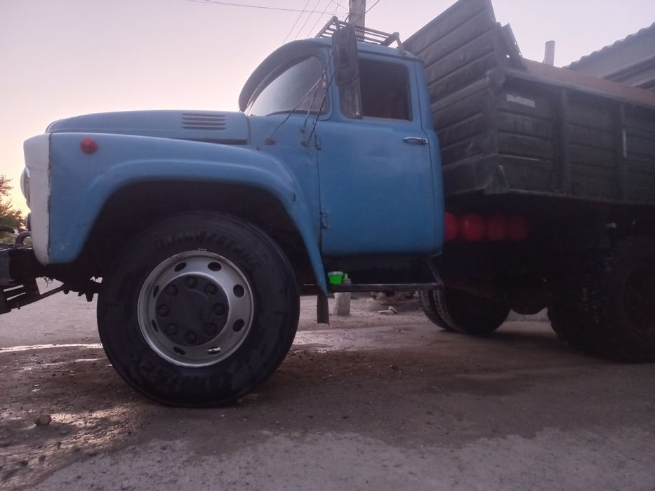 Zil 130 sotiladi