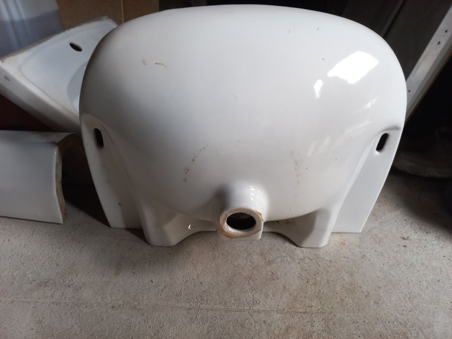 Продам раковина с ношками