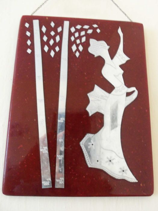 Ръчно бродирана, апликирана рамка.Пирографирани кутии за цигари.Гипсов