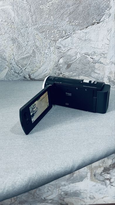 Продам видеокамеру SONY Handykam