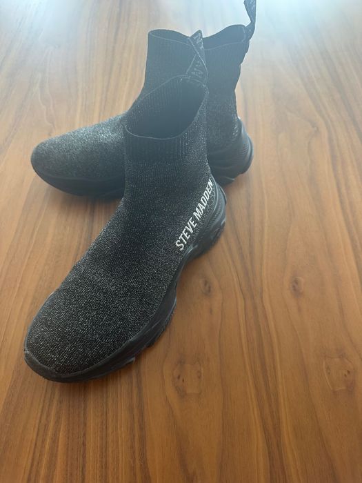 Страхотни сникърси Steve Madden-тъмно сребристо