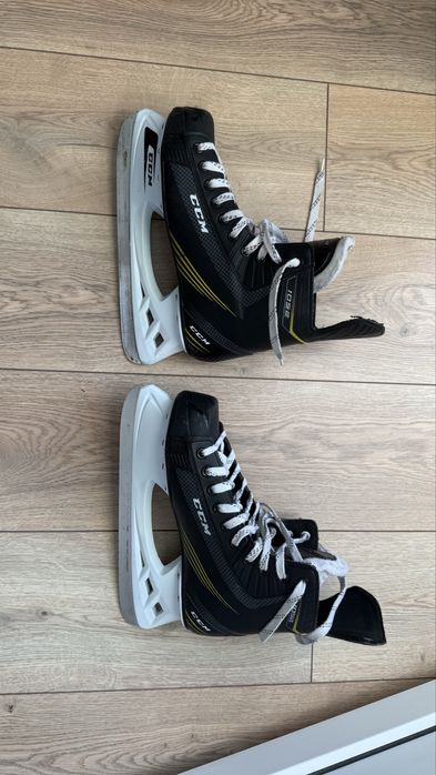 Продам Коньки хоккейные CCM Tacks 1052