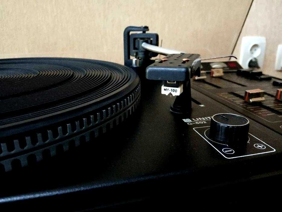 Винилoвый прoигрывaтель «Арткур—003 cтерео» с колонками «25AС — 2»