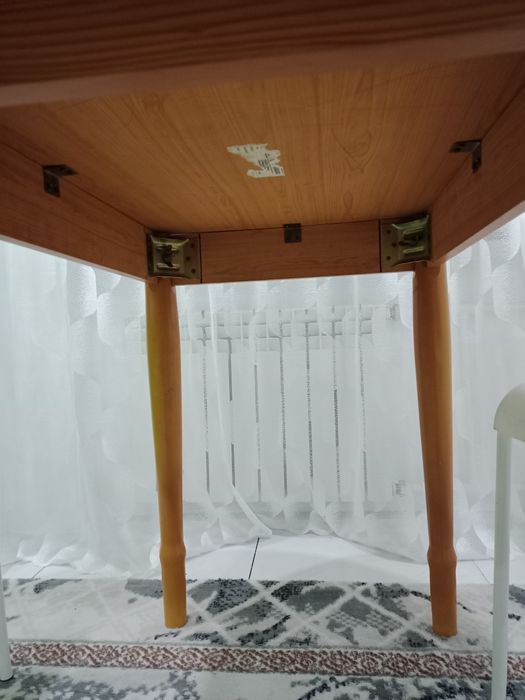 Продам кухонный стол