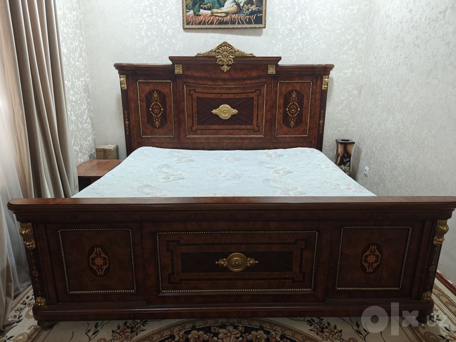 Королевская кровать из дерева Кинг сайз размер