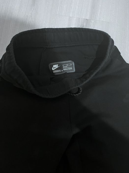 Nike черни къси панталони .