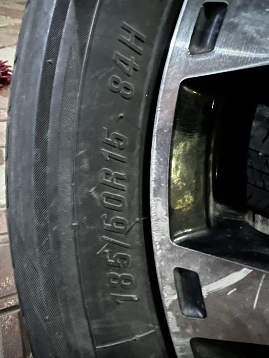 Продам летние шины с дисками