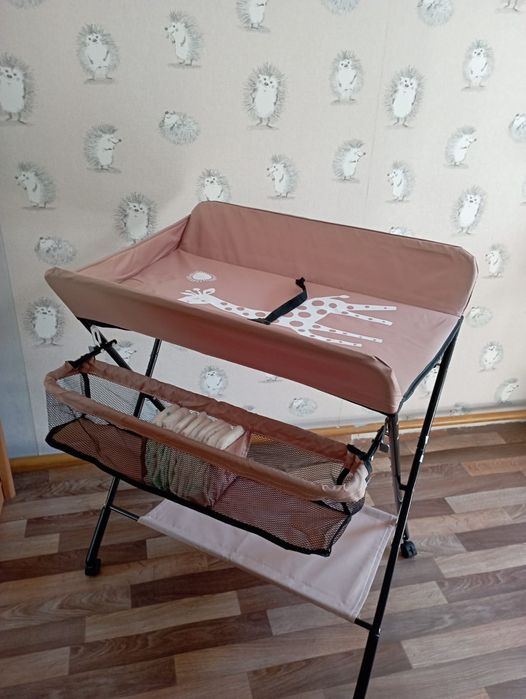 Продам пеленальный столик