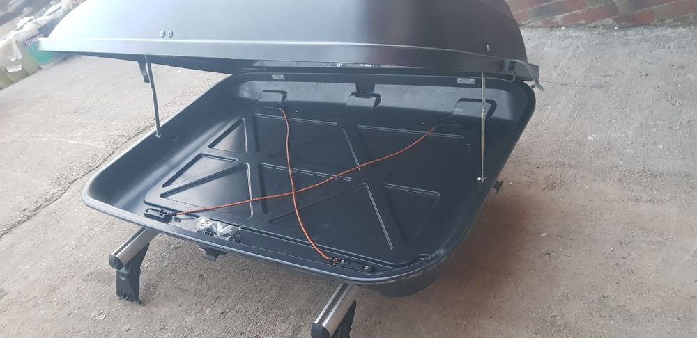 Vand cutie portbagaj plafon auto mare, ca noua