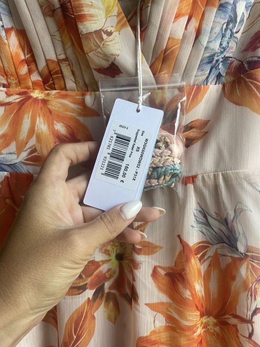 Намалена Guess нова оригинална рокля