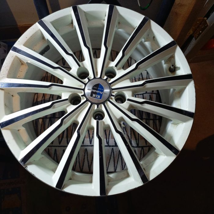 Диски литые очень красивые