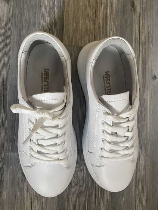 Продам кеды