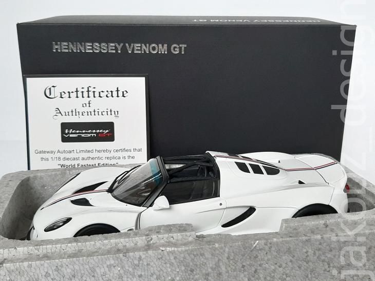Autoart   Signiture  Henessy Venom GT  1:18