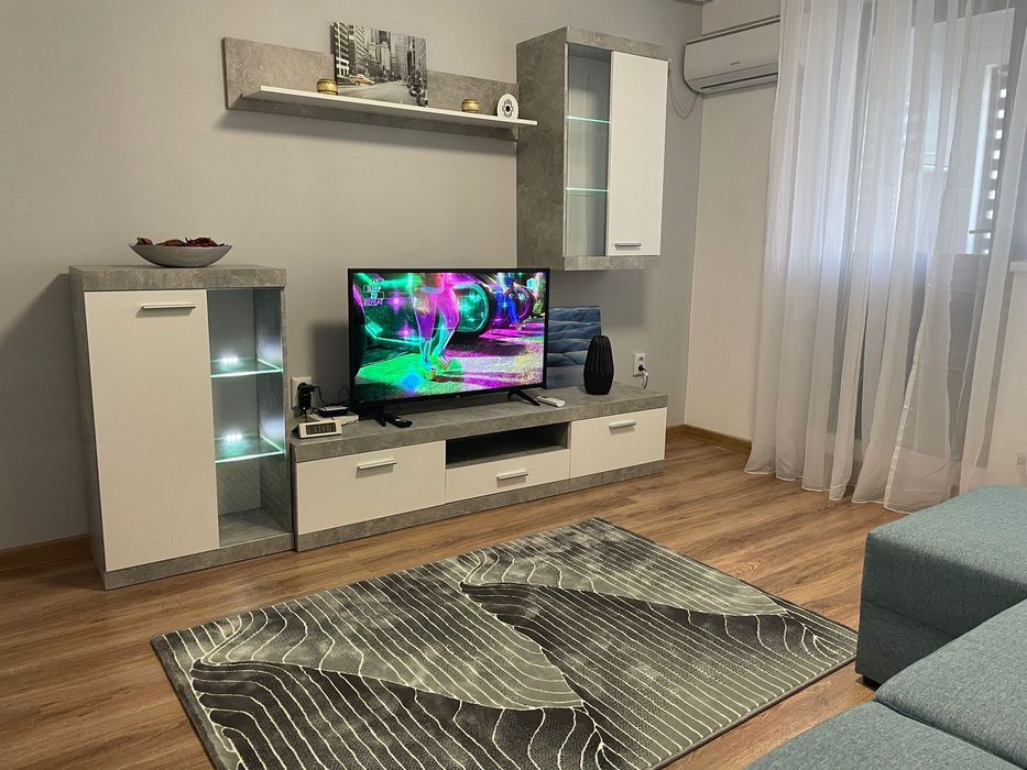 Vând garsonieră complet mobilată