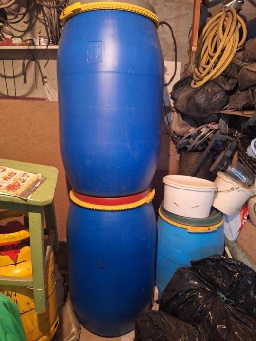 Butoi/ butoaie plastic alimentare 220 litri cu capac(ca noi)