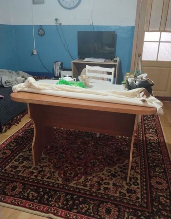 Продаётся советский раздвижной стол, без стульев