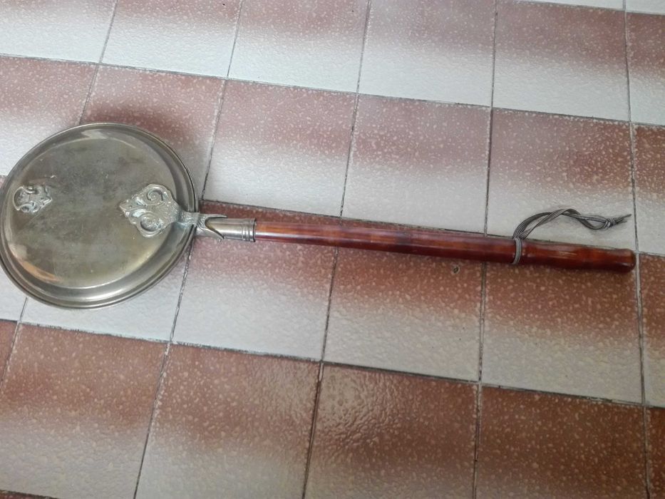 Медна сигнална тръба  и месингов мангал .