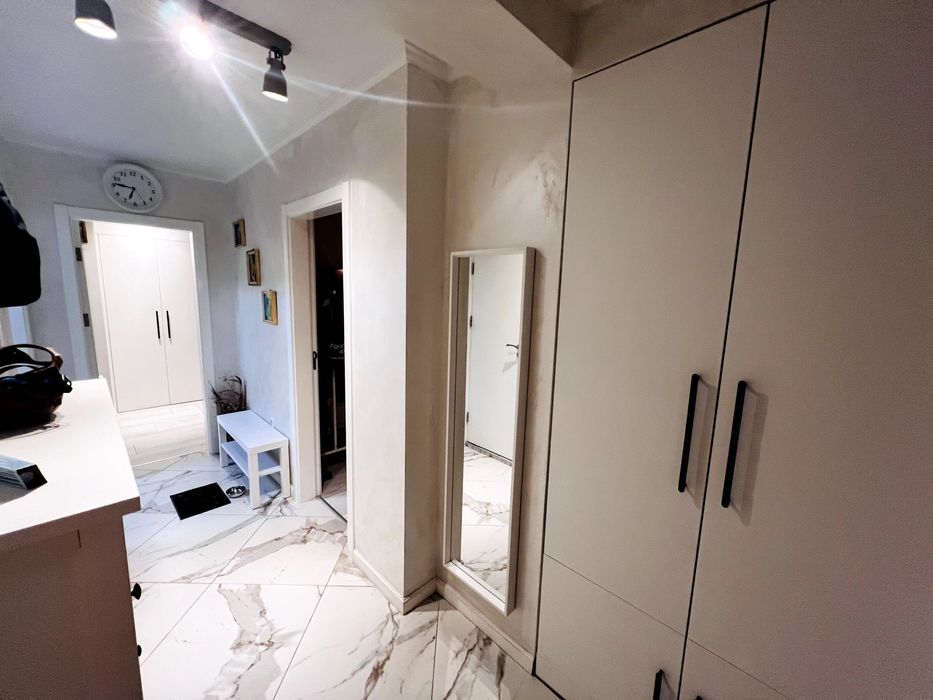 Продава се Тристаен апартамент в Варна, Център - 117 кв.м за 2308 €/кв.м - Снимка #2